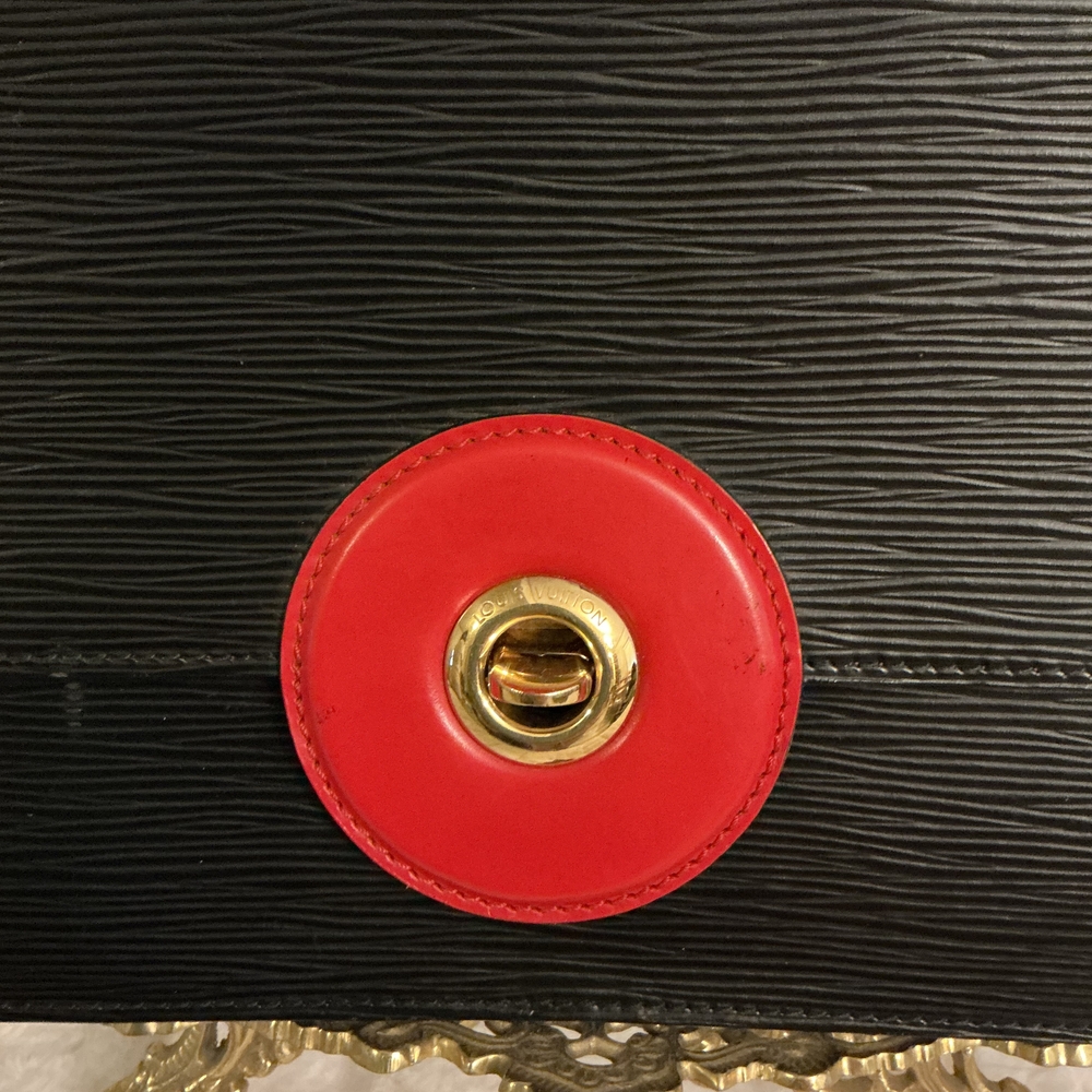 Louis Vuitton Black and Red Shoulder Bag - Picture 2 of 9